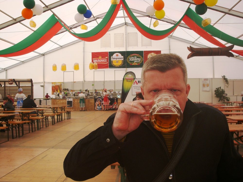 První pivo na festivalu.