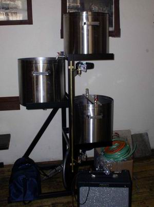  První představení pivovárku s 35 litrovou varničkou určeného pro domácí vaření piva . 